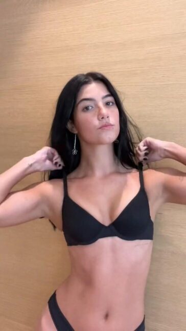 charli damelio lingerie modeling video leaked molezj 364x647 1
