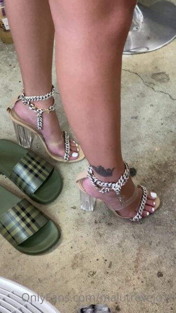Malu Trevejo Sexy Feet High Heels Onlyfans Video Leaked 13 malu trevejo sexy feet high heels onlyfans video leaked puujyr 364x647 1