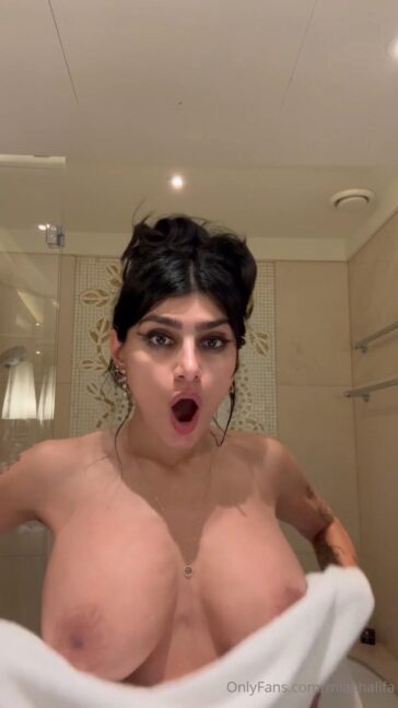 Mia Khalifa Nude Teethbrushing OnlyFans Video Leaked 13 mia khalifa nude teethbrushing onlyfans video leaked axoucr 364x647 1