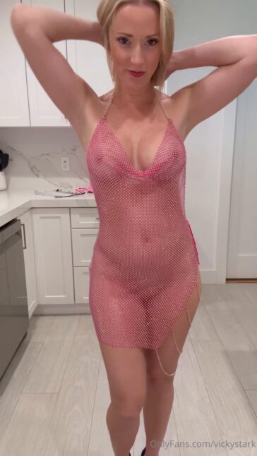 Vicky Stark Nude Pink Festival Outfits Try-On Onlyfans Video Leaked 13 vicky stark nude pink festival outfits try on onlyfans video leaked nwfogr 364x647 1