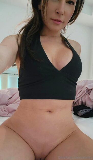 alinity naughty selfies after stream onlyfans set leaked egcxwz 364x625 1