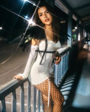 Andrea Botez Sexy Dress Fishnet Set Leaked 14 andrea botez sexy dress fishnet set leaked vemlxz 364x455 1