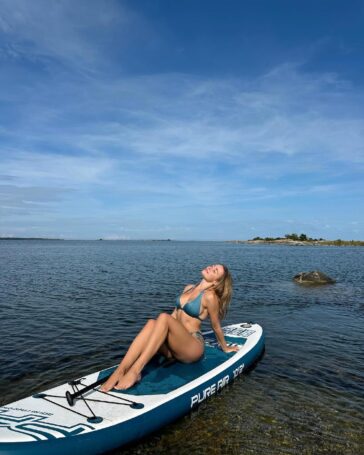 melina goransson sexy bikini paddleboarding onlyfans set leaked xcdnjz 364x455 1