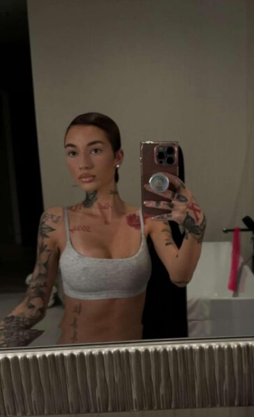 bhad bhabie nipple pokies selfie onlyfans set leaked dnuzix 364x596 1