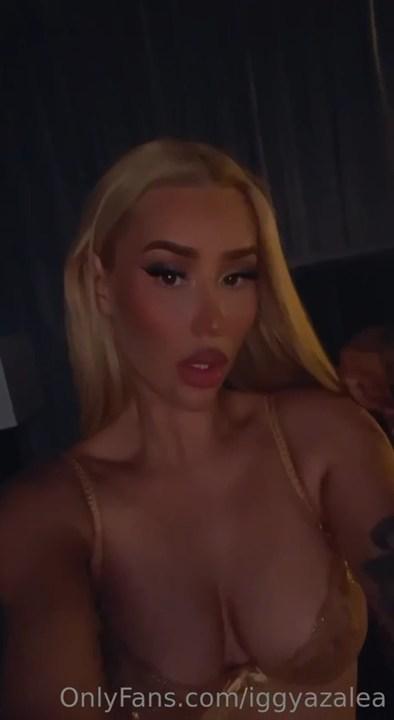 iggy azalea lingerie selfie tease video leaked aptbfr